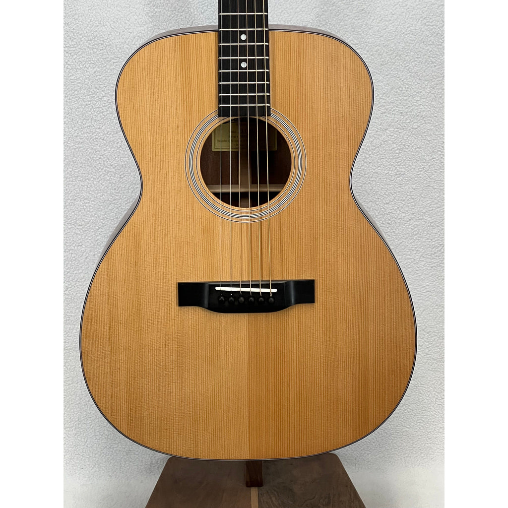 Eastman E1OM Left handed SNM2228404 Strings & Things Music LLC