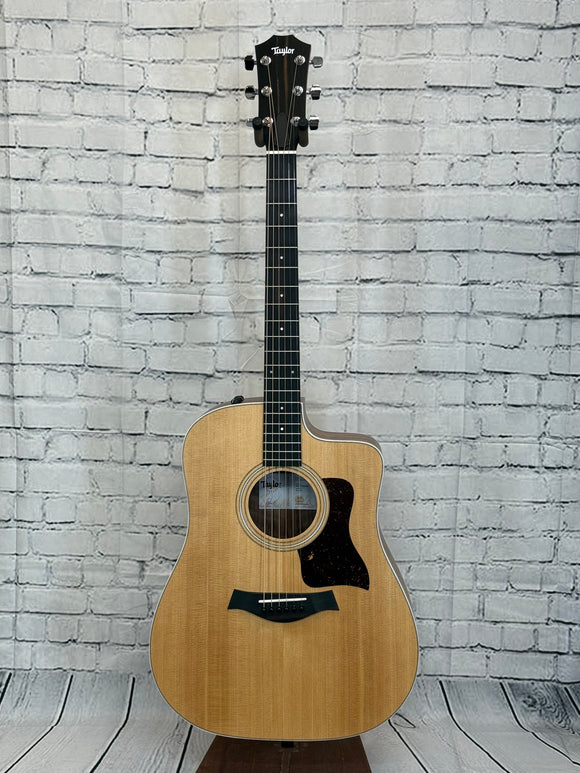 Taylor 210ce SN:2211055402