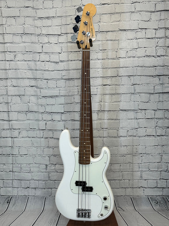Used 2023 Fender Player Precision Bass Polar White SN:MX23115936