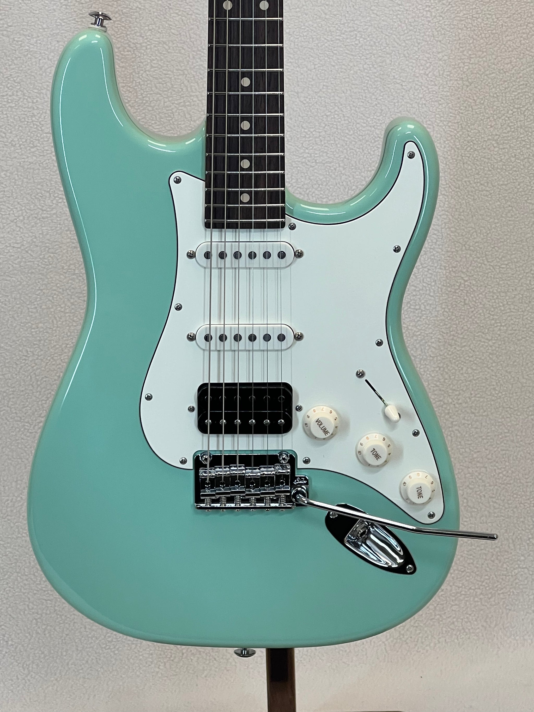 ギター Suhr Classic S surf green Suhr Classic S HSS Guitar, Surf Green, Maple | Humbucker Music