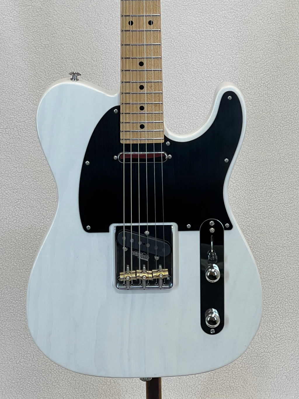 Suhr Classic T Antique Trans White SN:85005 – Strings & Things Suhr Classic T Antique Trans White SN:85005 – Strings & Things
