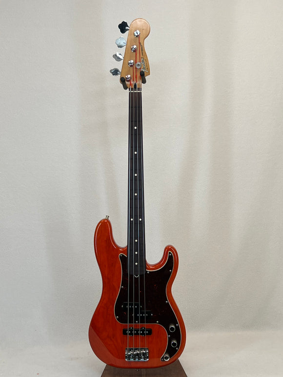 Used Fender P-Bass Fretless