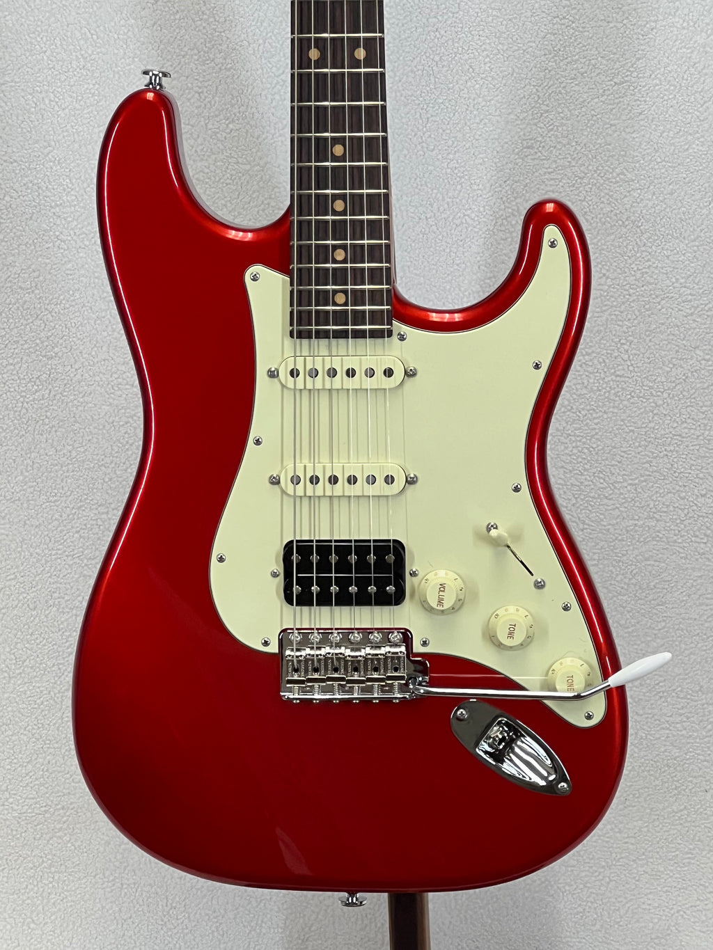 Suhr Classic S Vintage LE Candy Apple Red SN:81569 – Strings u0026 Things Music  LLC